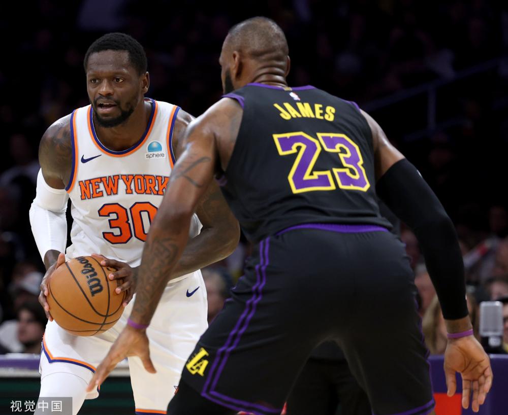 他在攻防两 他在攻防两